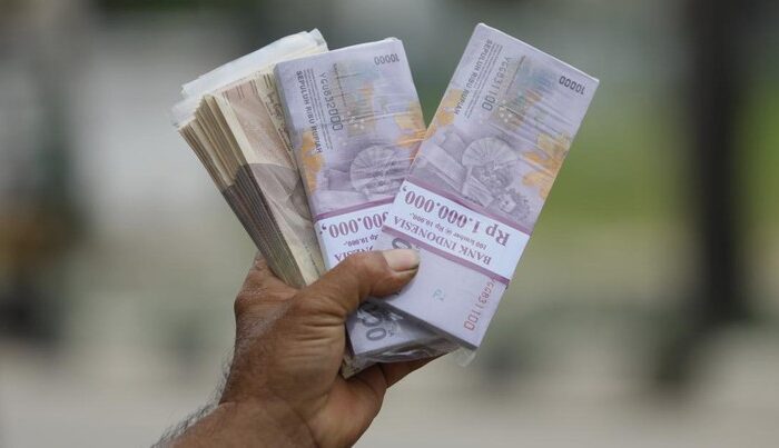 News 14 jasa penukaran uang rupiah pecahan kecil di pinggir jalan cnbc indonesiatri susilo 169 'Kiamat' Uang Kertas di Depan Mata, Ini Penggantinya Mitra IT | Your Trusted & Reliable Software Solutions uang