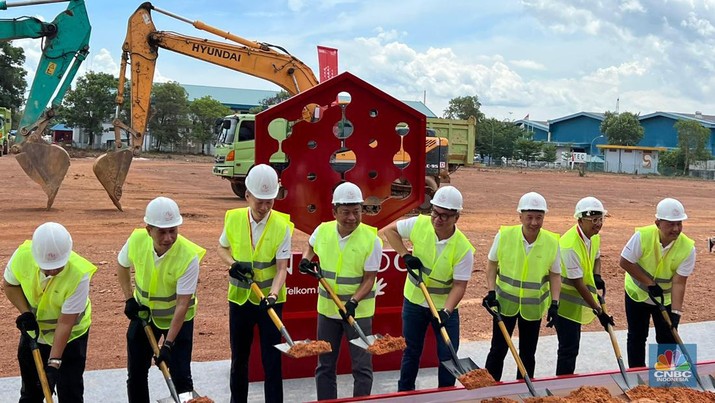 groundbreaking neutradc hyperscale data center batam 2 169 Telkom Bangun Data Center di Batam, Gandeng Singtel dan Medco Mitra IT | Your Trusted & Reliable Software Solutions telkom