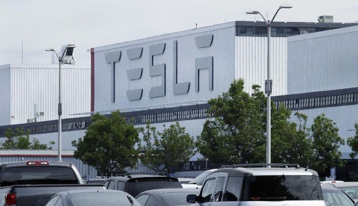 News 10 tesla logo image