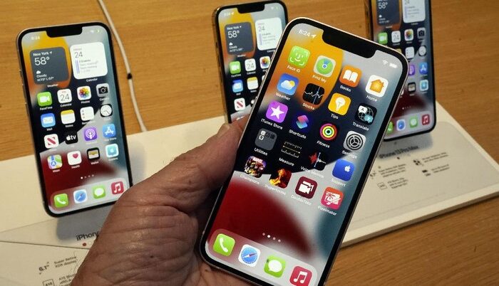 News 9 antrian pembeli iphone 13 di new york aprichard drew 4 169 Mitra IT | Your Trusted & Reliable Software Solutions