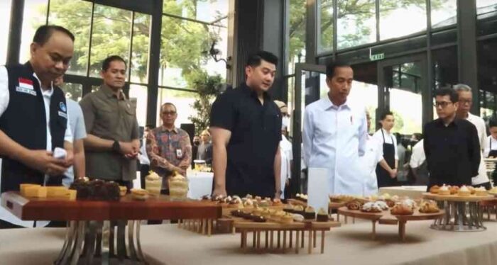 Blog 13 chef arnold purnomo dan jokowi 64f915a2e2c0f935c85a9b93 Mitra IT | Your Trusted & Reliable Software Solutions