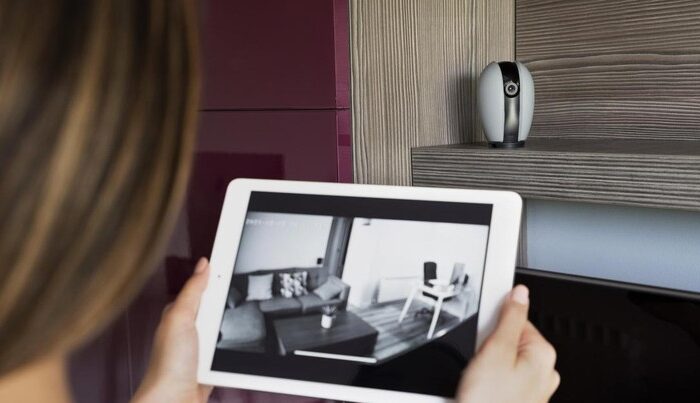 News 9 ilustrasi kamera tersembunyi di kamar hotel 169 Mitra IT | Your Trusted & Reliable Software Solutions