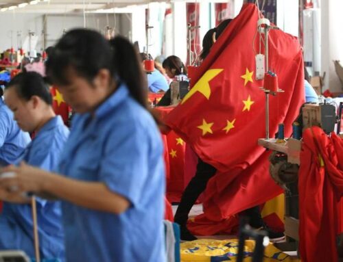 Graduates from China’s Number One University Scramble for Factory Jobs